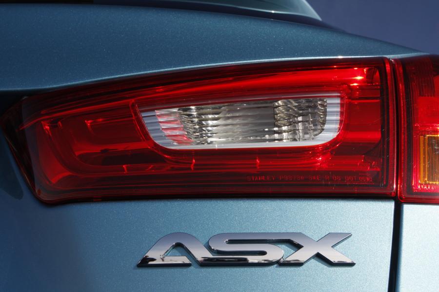  Mitsubishi ASX 2010 года  (фото 18 из 82)